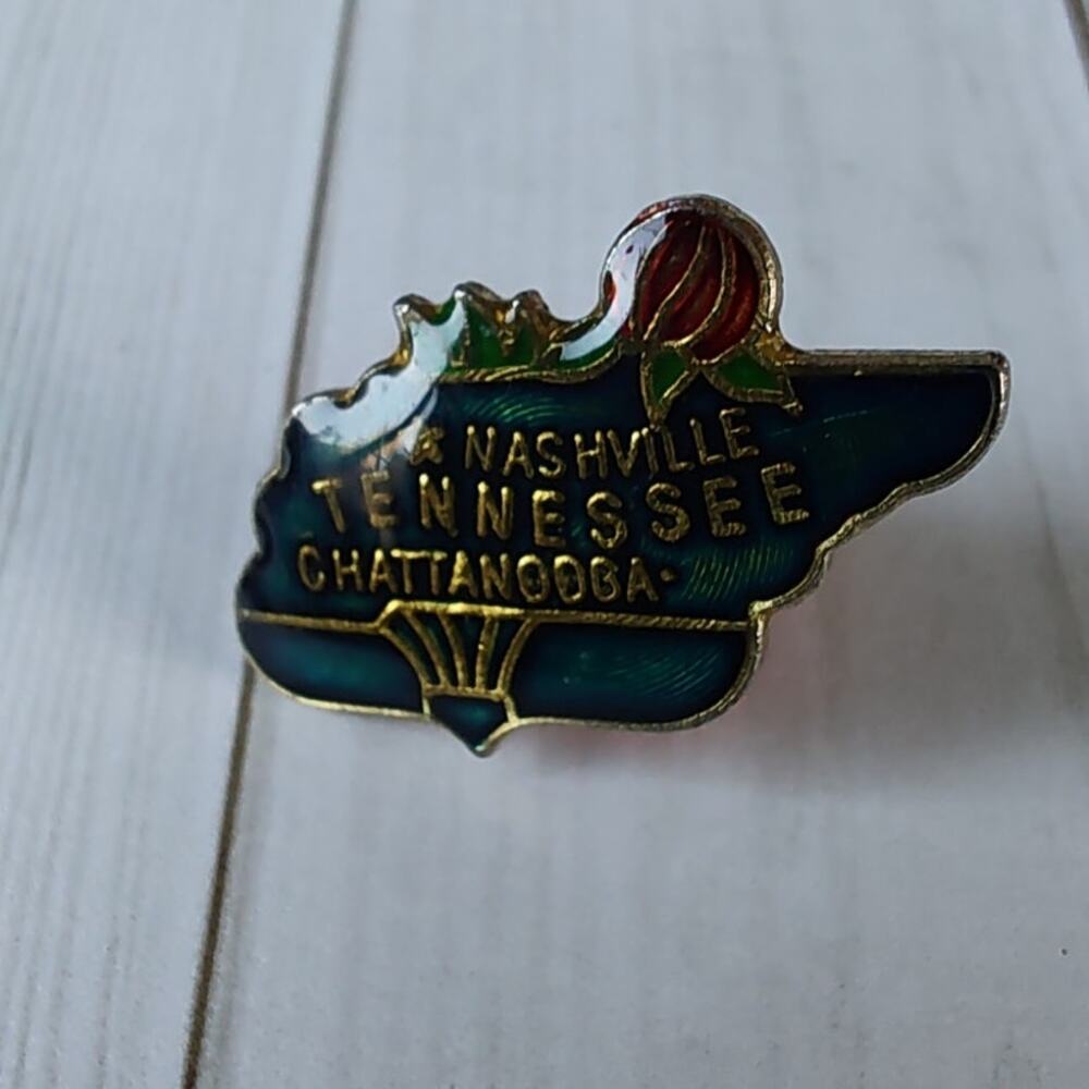 Tennessee State Shaped Pin Souvenir Travel Hat Lapel Collectible